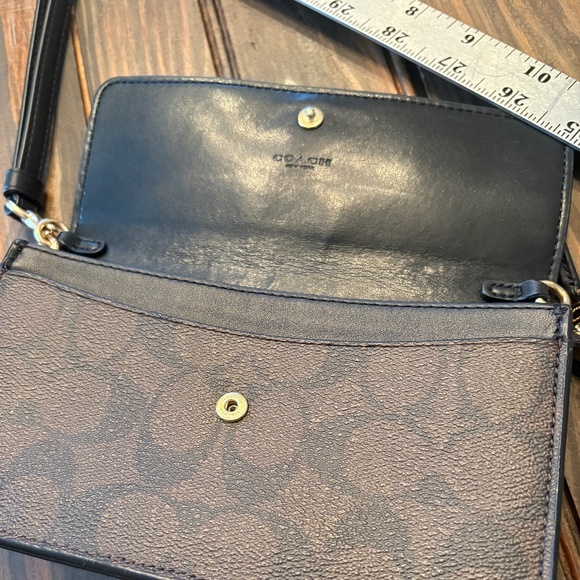 Coach Flap Phone Wallet/Wristlet Crossbody Mini Bag Clutch - Picture 7 of 11